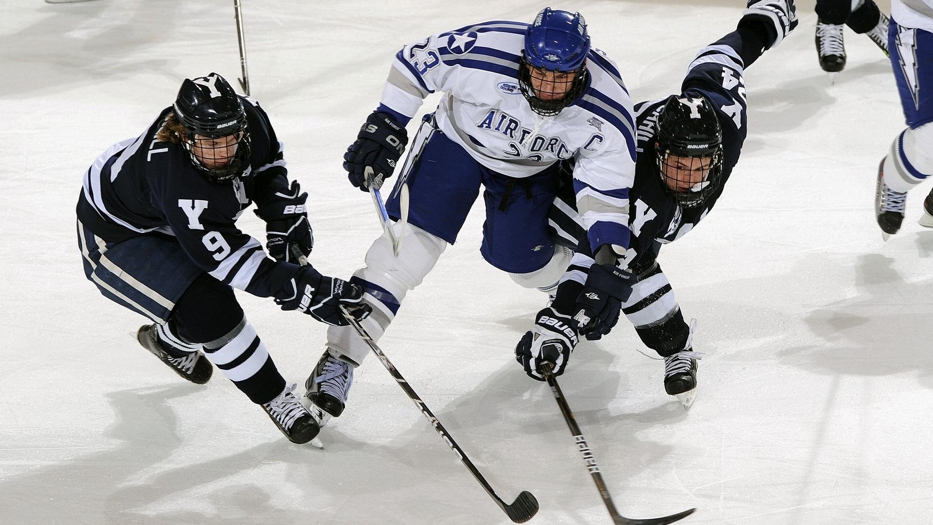 欧冠半决赛焦点战，绿茵场上的沙特强压伊朗